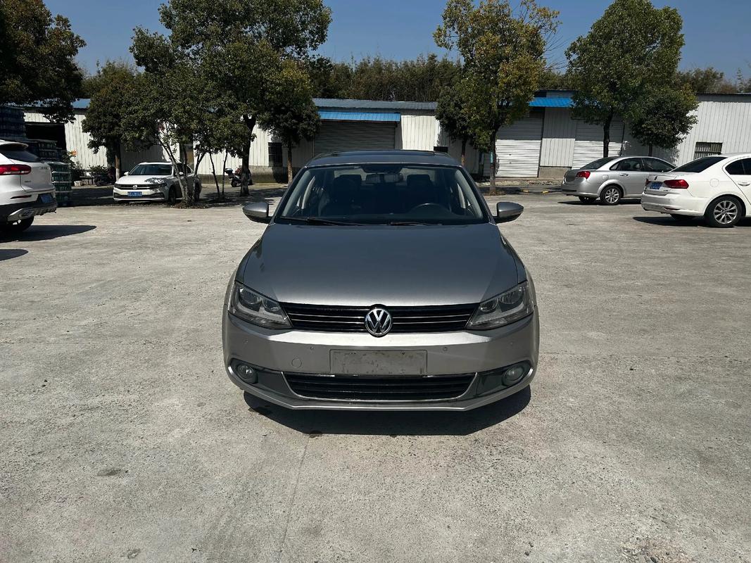 2013年的大众速腾值多少钱(2013年的大众速腾值多少钱一辆)